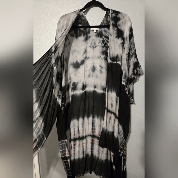 WOVEN HEART Black White Tie-Dye Kimono Beach Cover Up Raw Hem One Size - Picture 7 of 14